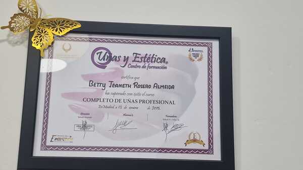 Titulo estetica Bettrose Nails